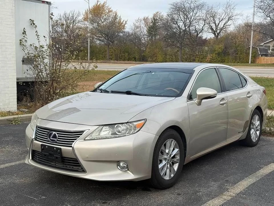 2013 Lexus ES 6th Gen - Image 4 of 6