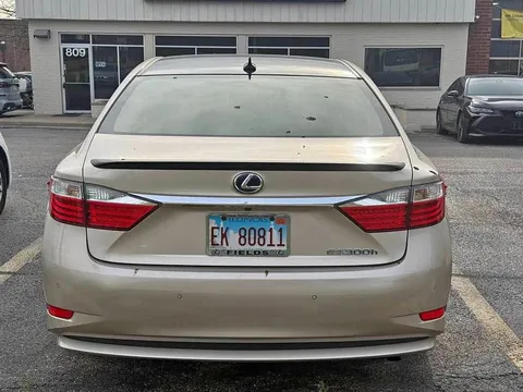 2013 Lexus ES 300h Sedan