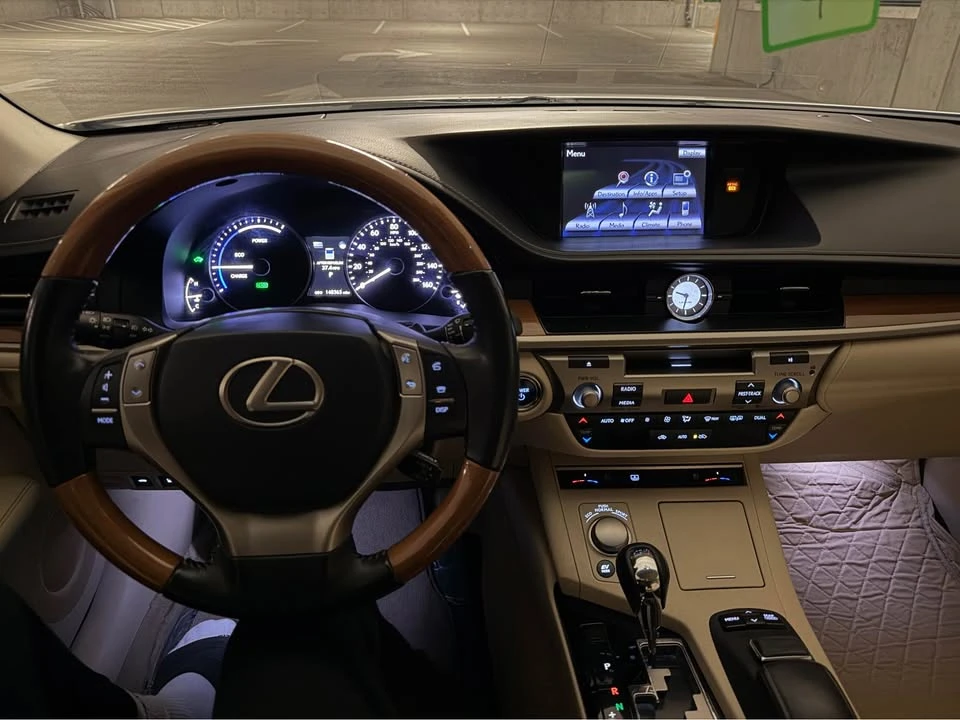 2013 Lexus ES 6th Gen - Image 8 of 8