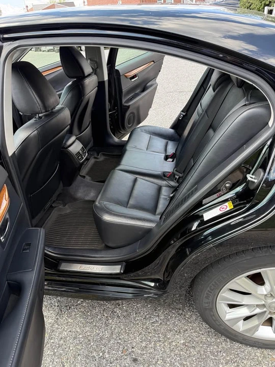 2013 Lexus ES 6th Gen - Image 7 of 18