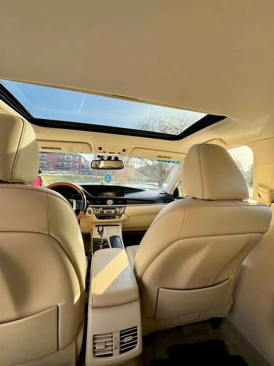 2013 Lexus ES 6th Gen - Image 5 of 10