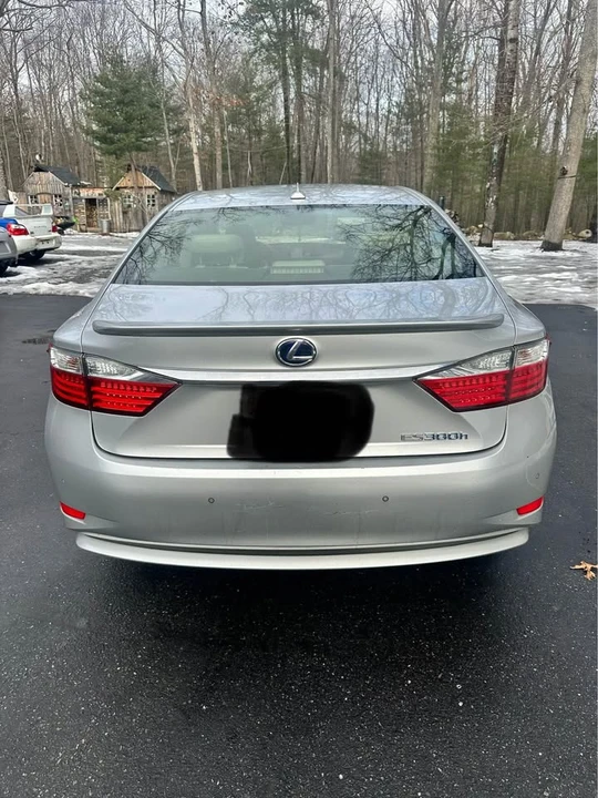 2013 Lexus ES 6th Gen - Image 2 of 6