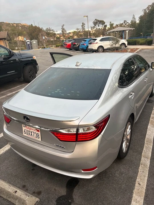 2013 Lexus ES 6th Gen - Image 6 of 11