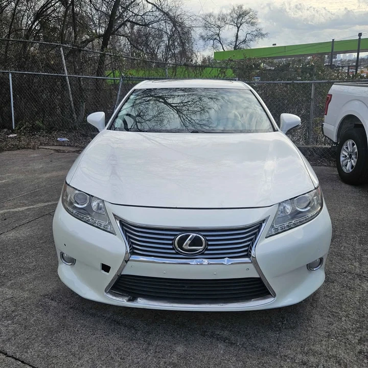 2013 Lexus ES 6th Gen - Image 2 of 5