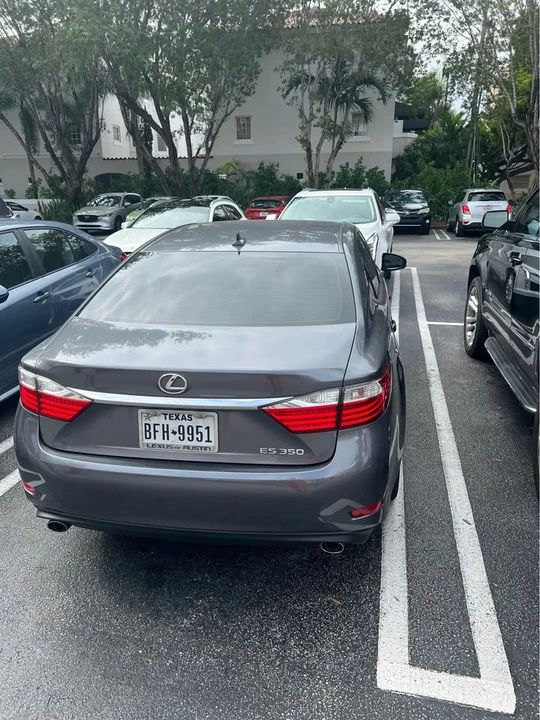 2013 Lexus ES 6th Gen - Image 4 of 8