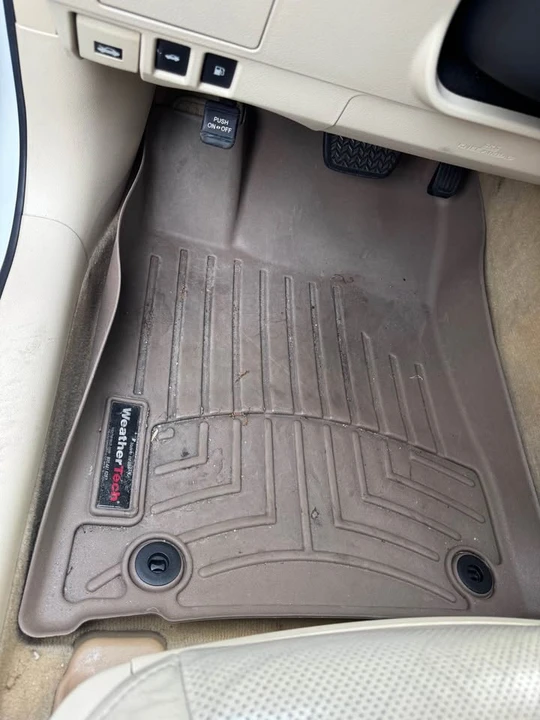 2013 Lexus ES 6th Gen - Image 7 of 10
