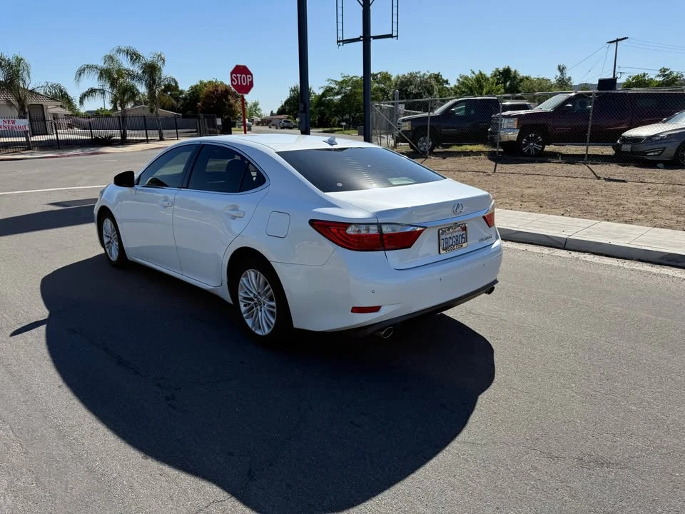 2013 Lexus ES 6th Gen - Image 20 of 20