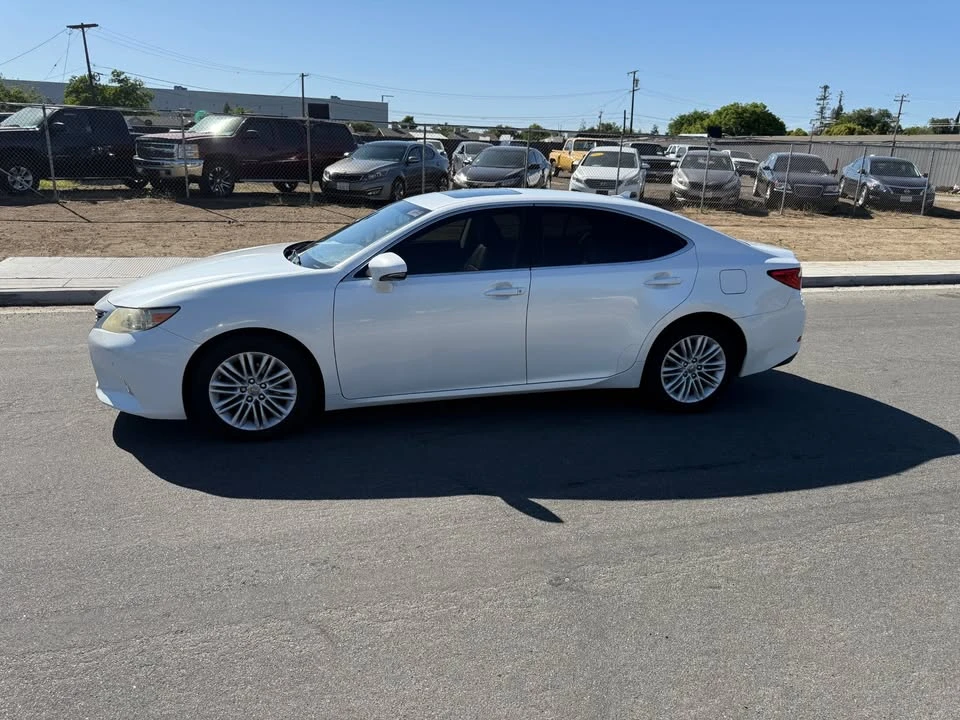2013 Lexus ES 6th Gen - Image 6 of 20
