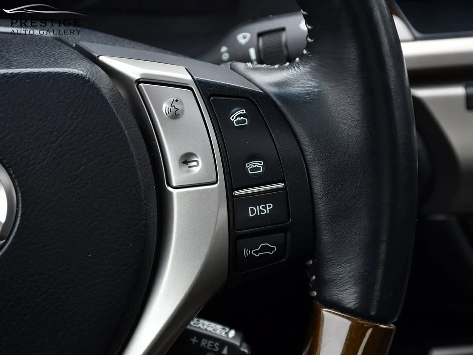 2013 Lexus ES 6th Gen - Image 17 of 20
