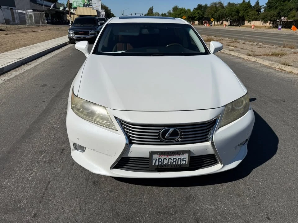 2013 Lexus ES 6th Gen - Image 12 of 20