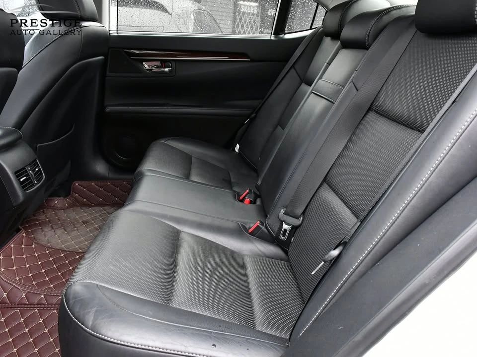 2013 Lexus ES 6th Gen - Image 16 of 20