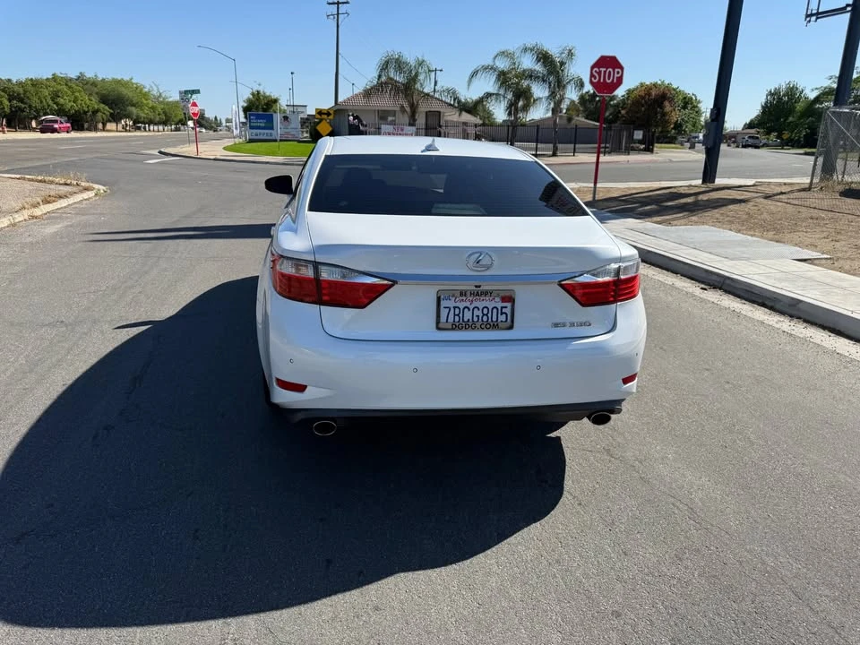 2013 Lexus ES 6th Gen - Image 18 of 20