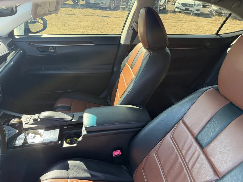 2013 Lexus ES 6th Gen - Image 10 of 20