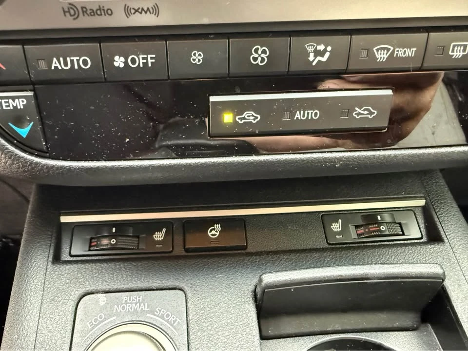 2013 Lexus ES 6th Gen - Image 9 of 10