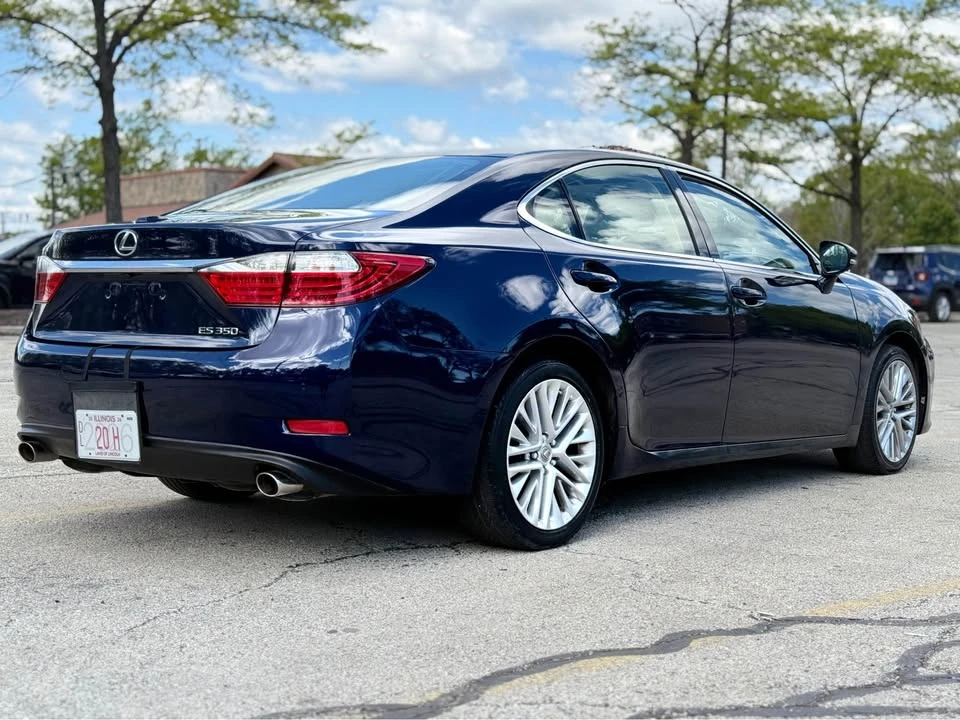 2013 Lexus ES 6th Gen - Image 5 of 19