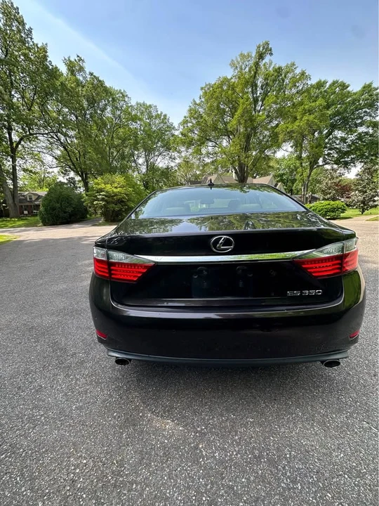 2013 Lexus ES 6th Gen - Image 8 of 10