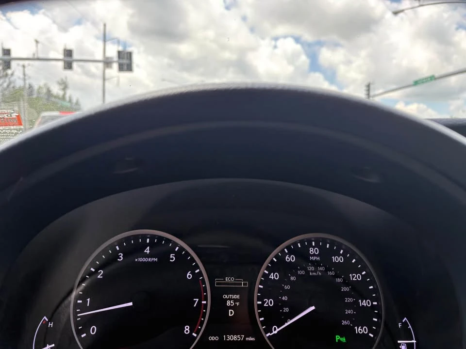 2013 Lexus ES 6th Gen - Image 6 of 10
