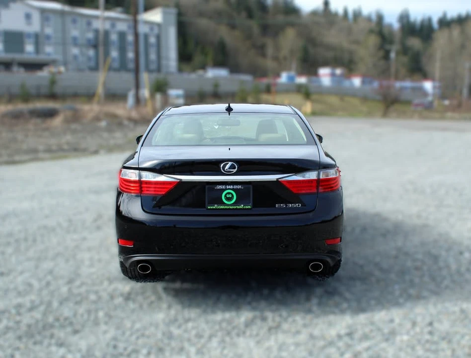 2013 Lexus ES 6th Gen - Image 6 of 19