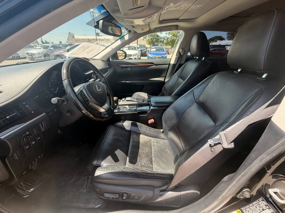 2013 Lexus ES 6th Gen - Image 7 of 12