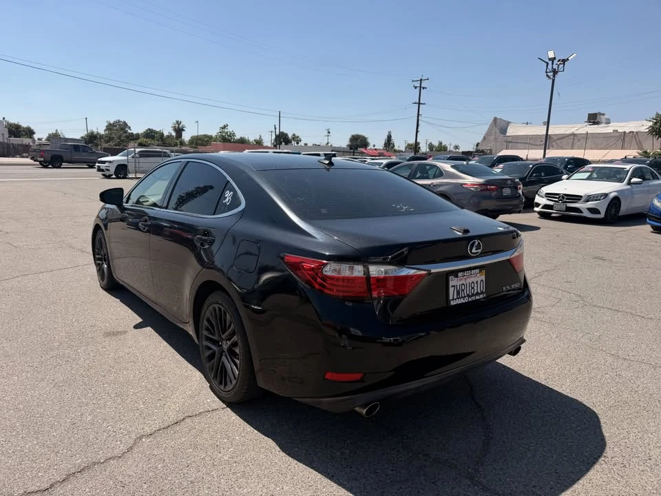 2013 Lexus ES 6th Gen - Image 4 of 12