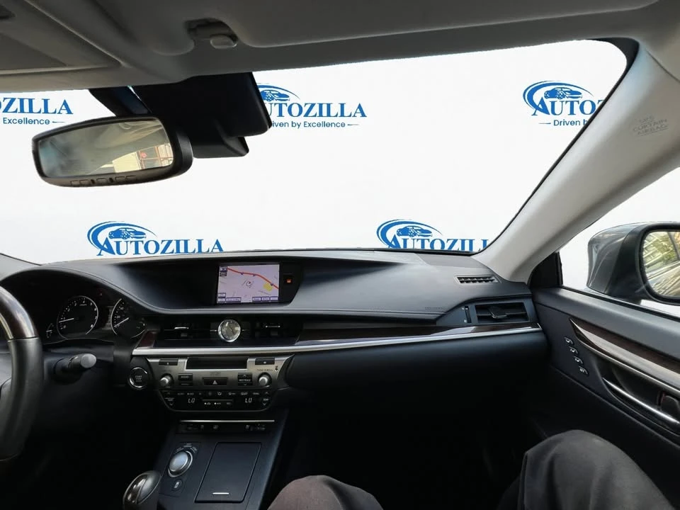 2013 Lexus ES 6th Gen - Image 6 of 15