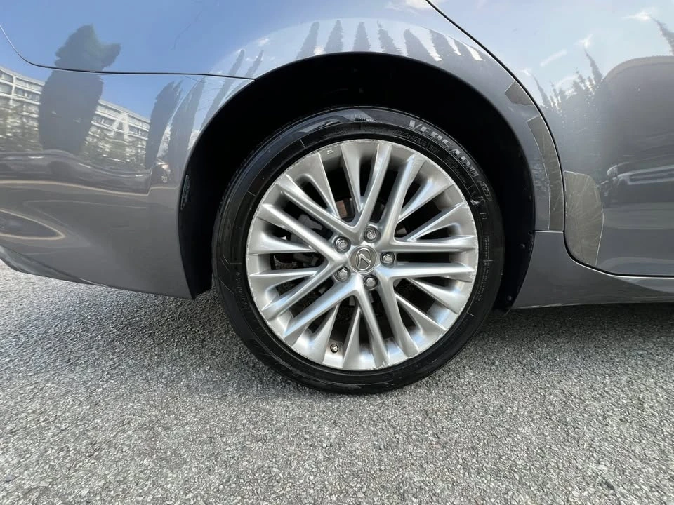 2013 Lexus ES 6th Gen - Image 15 of 15