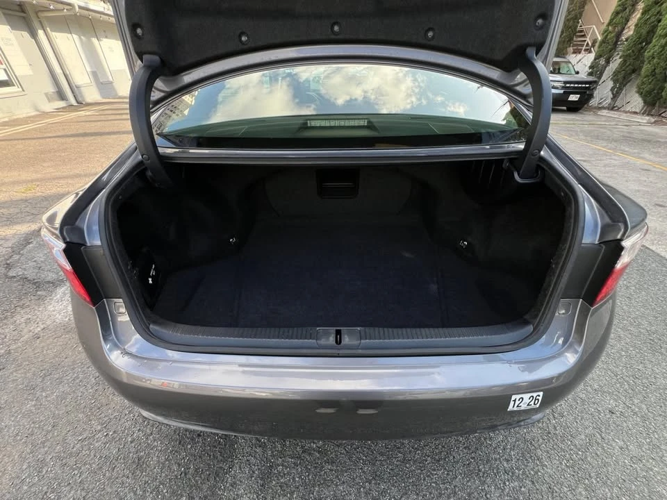 2013 Lexus ES 6th Gen - Image 12 of 15