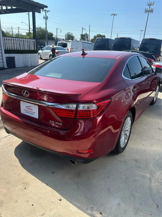 2013 Lexus ES 6th Gen - Image 4 of 7