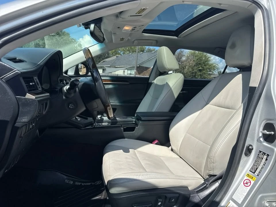 2013 Lexus ES 6th Gen - Image 10 of 10