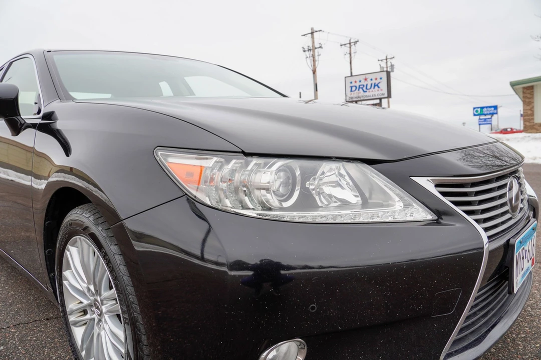 2013 Lexus ES 6th Gen - Image 21 of 21