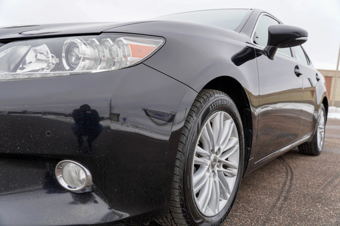 2013 Lexus ES 6th Gen - Image 18 of 21