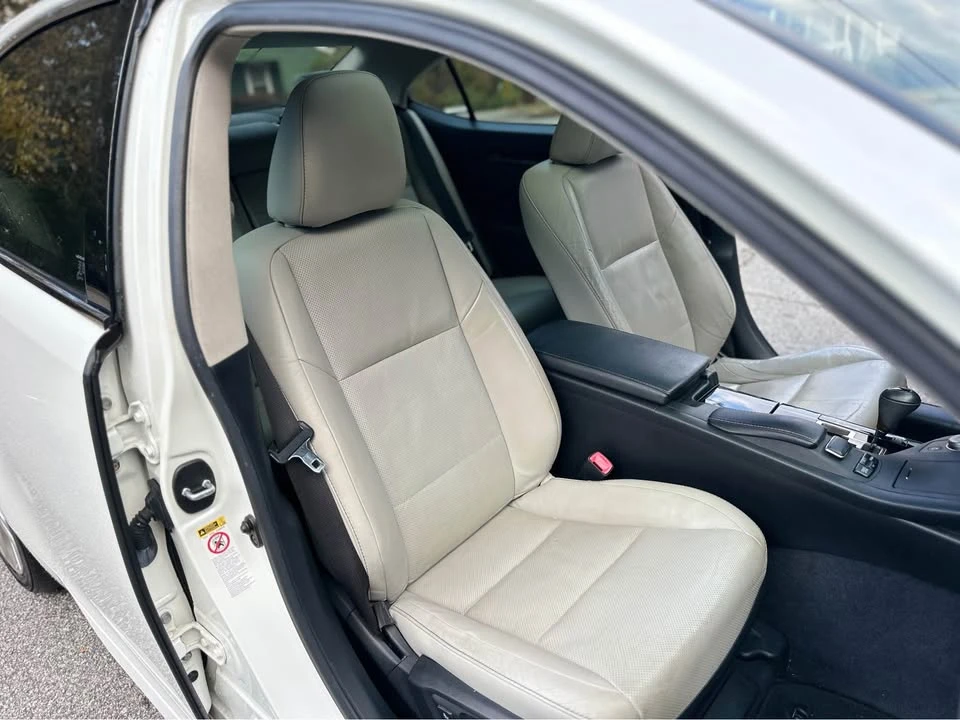 2013 Lexus ES 6th Gen - Image 15 of 19