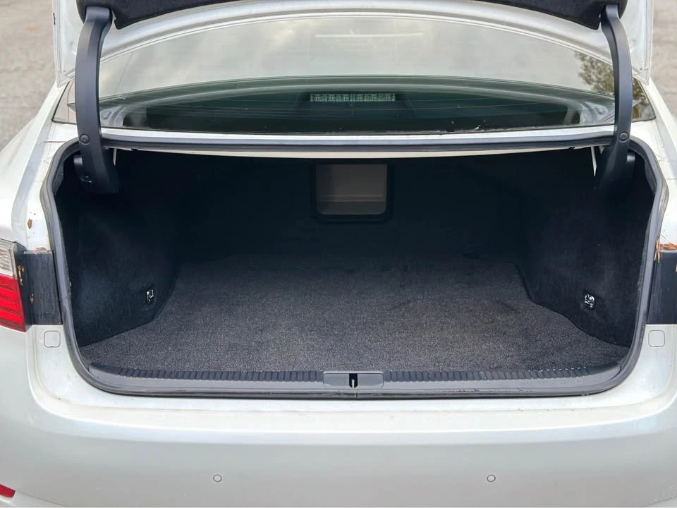 2013 Lexus ES 6th Gen - Image 18 of 19