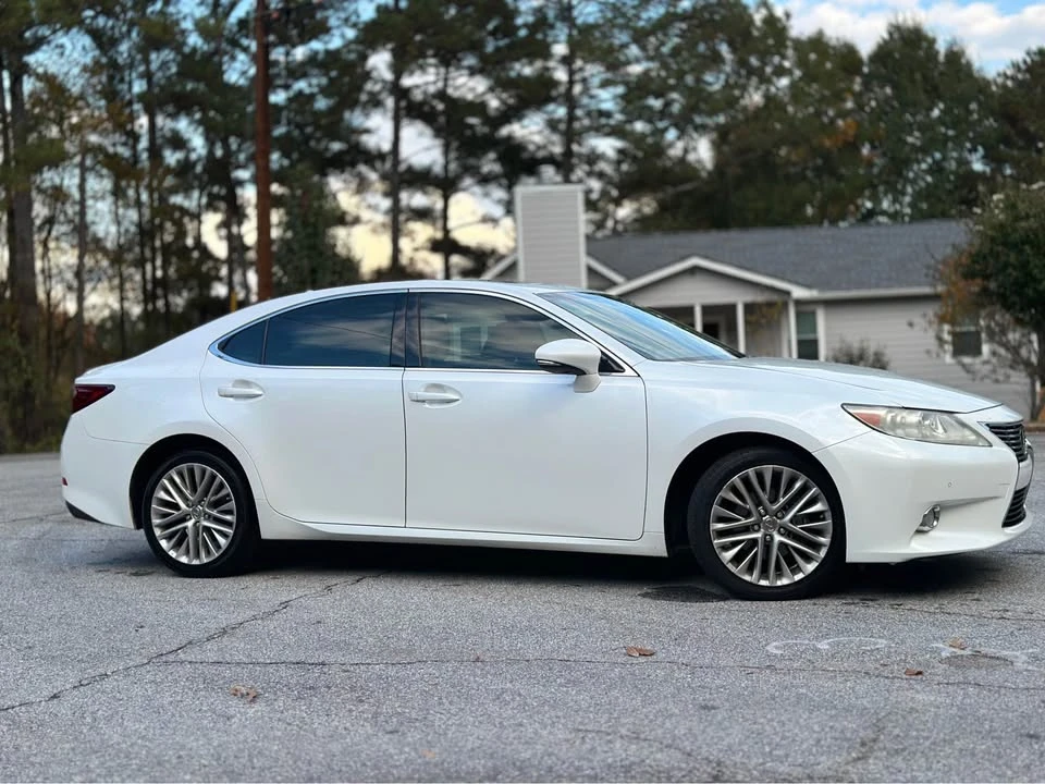 2013 Lexus ES 6th Gen - Image 19 of 19