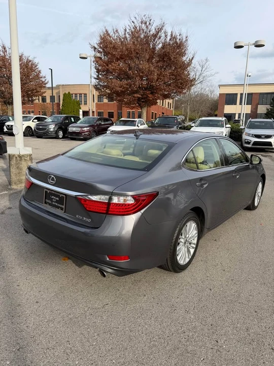 2013 Lexus ES 6th Gen - Image 4 of 9