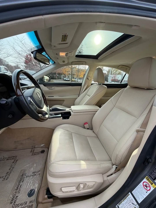2013 Lexus ES 6th Gen - Image 8 of 9