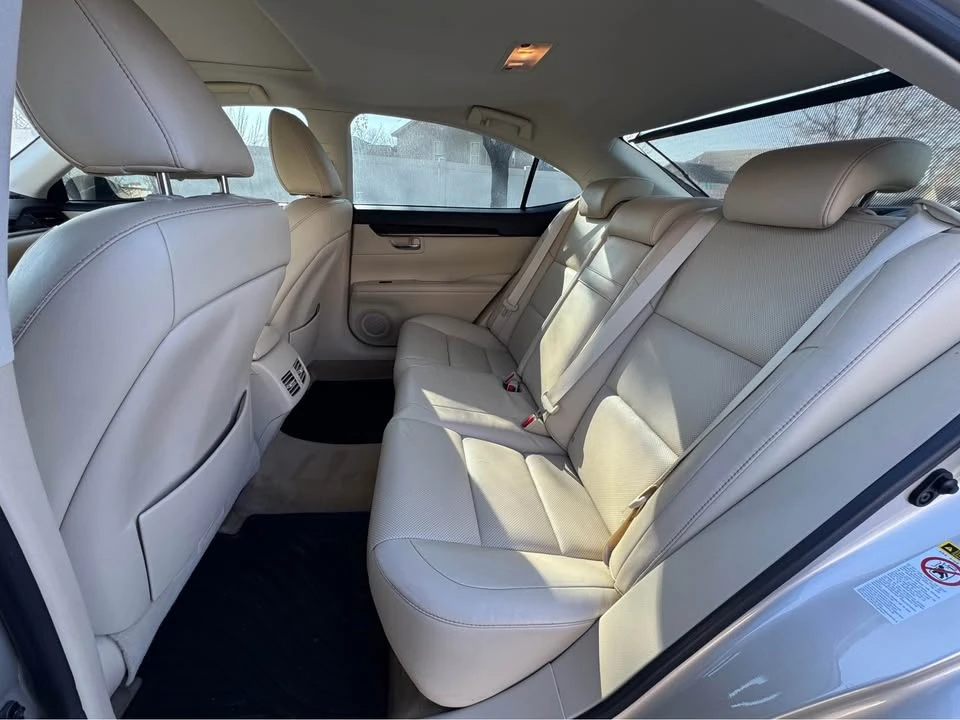 2013 Lexus ES 6th Gen - Image 13 of 14
