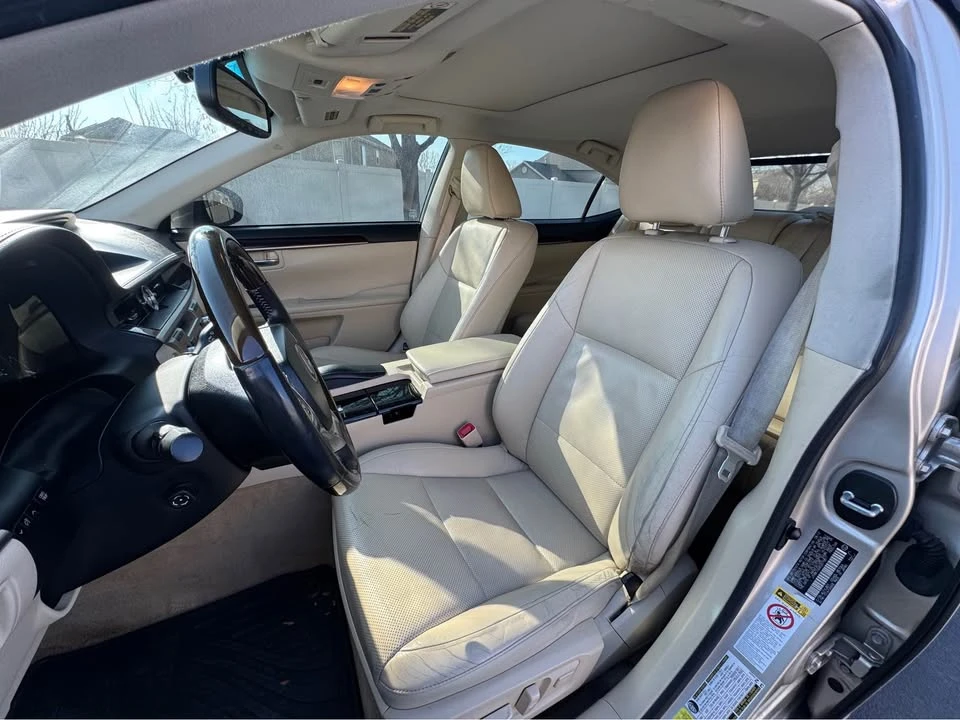 2013 Lexus ES 6th Gen - Image 10 of 14
