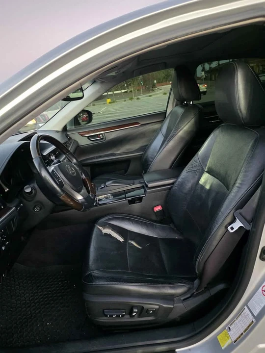 2013 Lexus ES 6th Gen - Image 13 of 19
