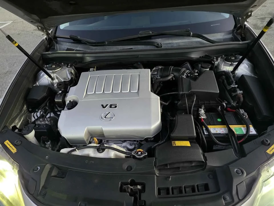 2013 Lexus ES 6th Gen - Image 15 of 19