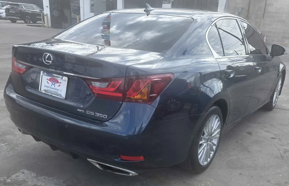2013 Lexus ES 6th Gen - Image 7 of 11