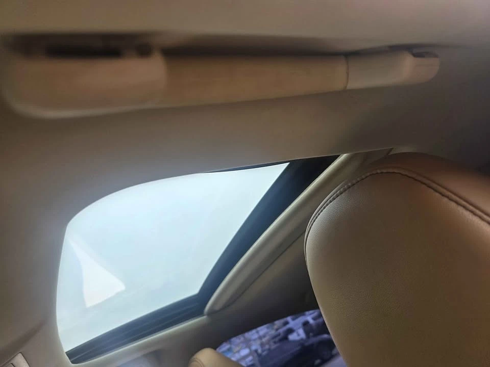 2013 Lexus ES 6th Gen - Image 2 of 11