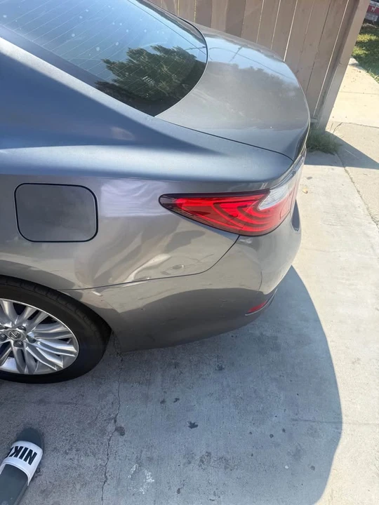 2013 Lexus ES 6th Gen - Image 2 of 9