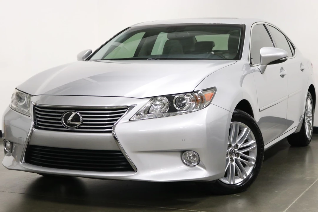 2013 Lexus ES 6th Gen - Image 4 of 12