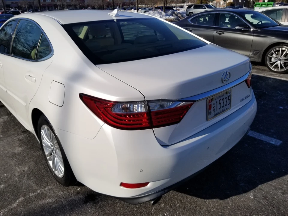 2013 Lexus ES 6th Gen - Image 6 of 20