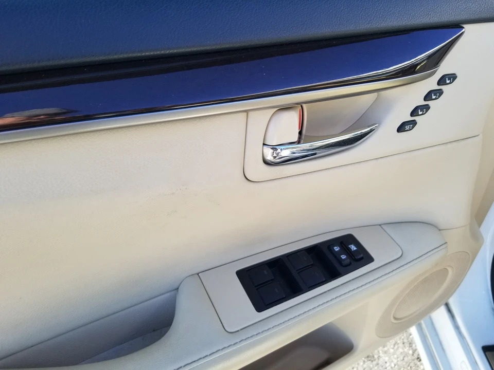 2013 Lexus ES 6th Gen - Image 7 of 20