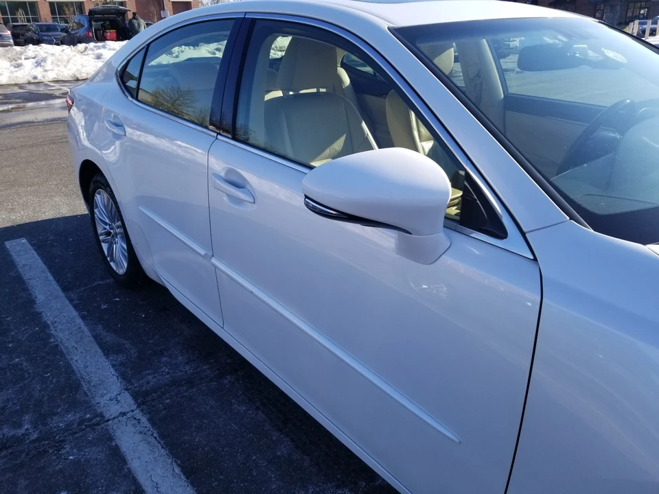 2013 Lexus ES 6th Gen - Image 3 of 20