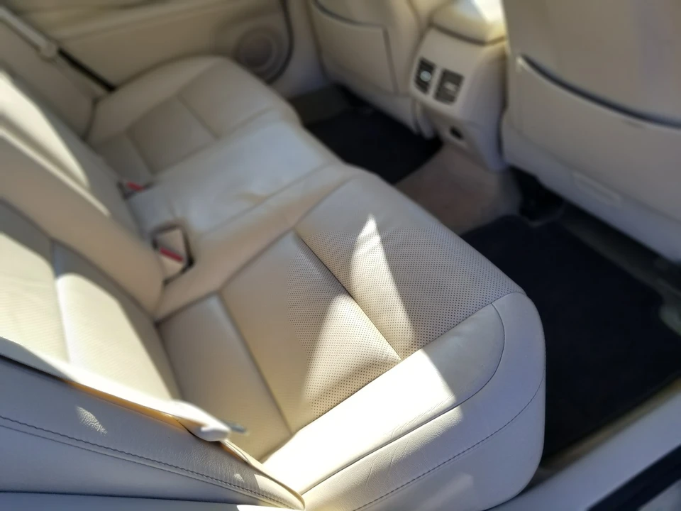 2013 Lexus ES 6th Gen - Image 16 of 20
