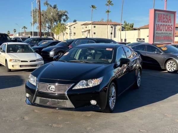 2013 Lexus ES 6th Gen - Image 3 of 14