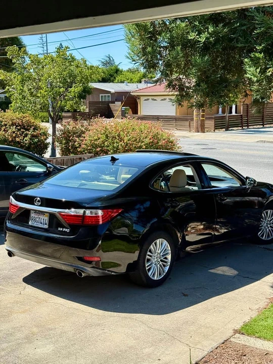 2013 Lexus ES 6th Gen - Image 3 of 9